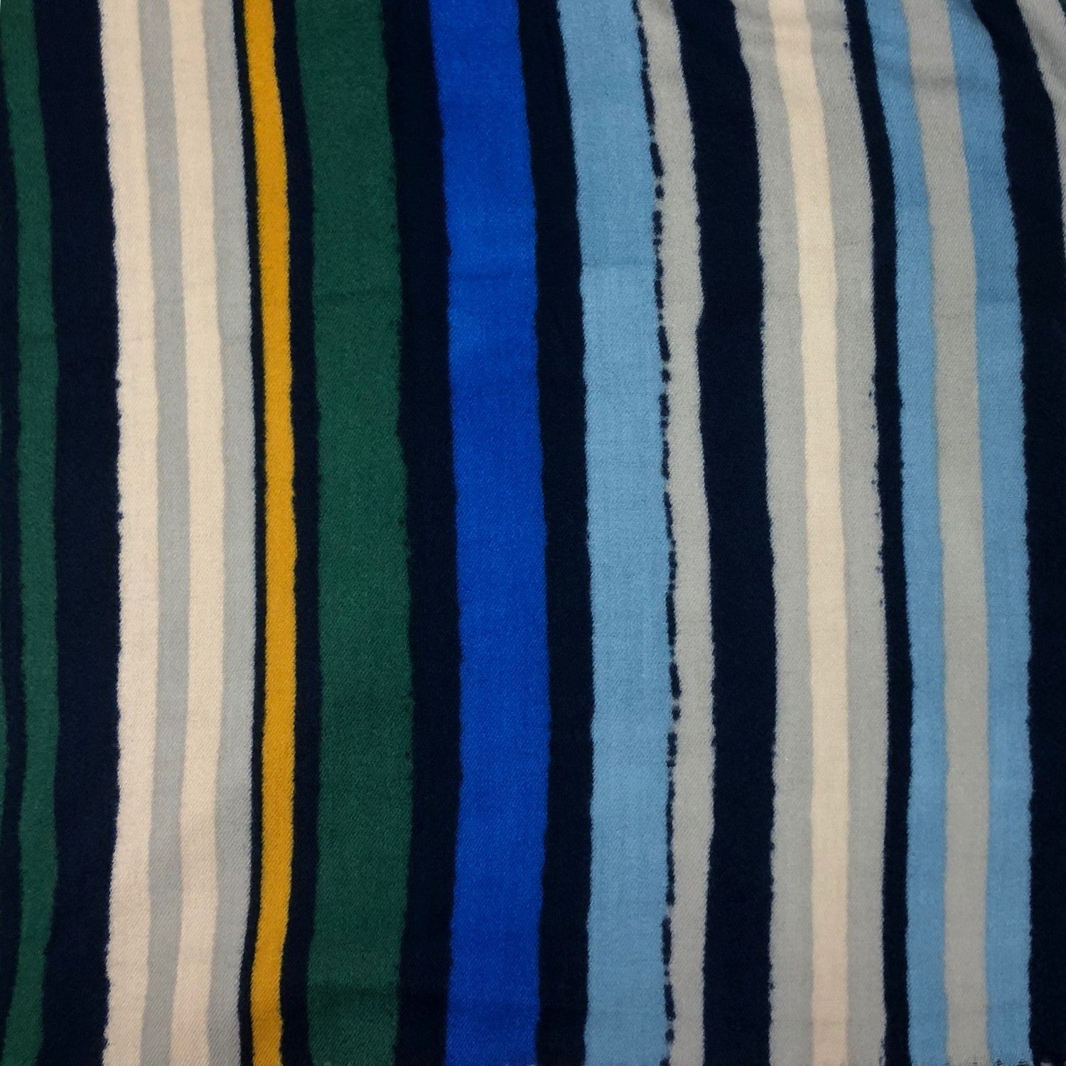 Echarpe lignes – Boutique Augustin (vue 2)